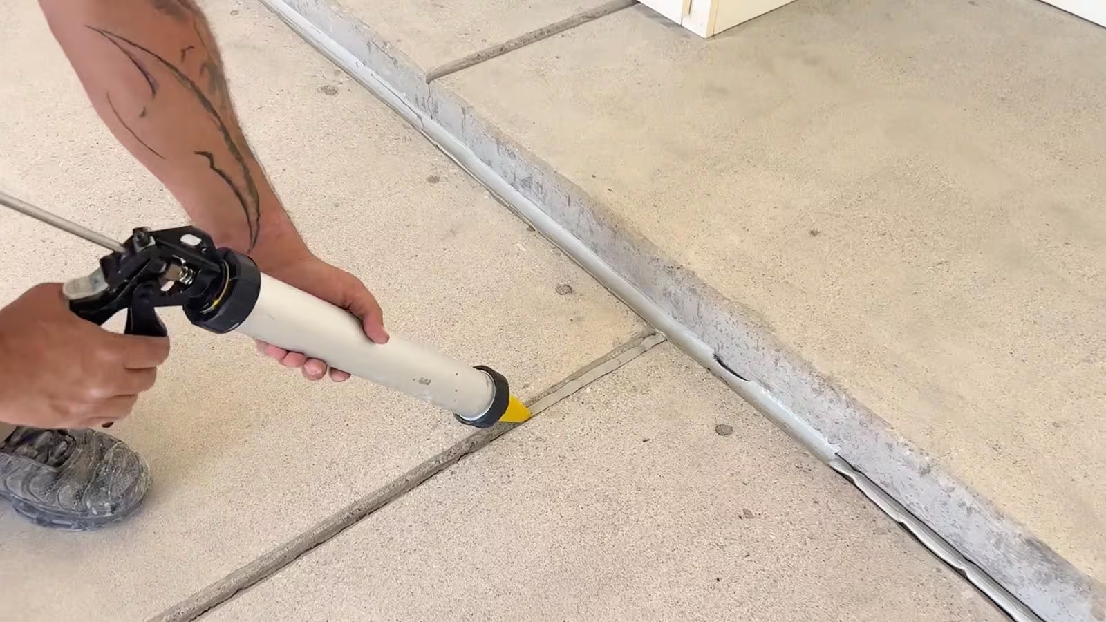 Cách tính giá keo chà ron epoxy 2 thành phần theo diện tích 4 Có nhiều cách để tối ưu tổng chi phí giá keo chà ron epoxy 2 thành phần