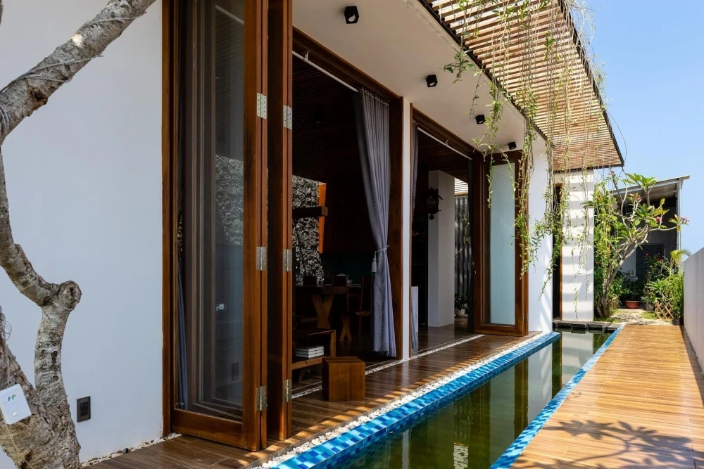 Mương nước trước nhà có tốt không theo phong thủy và thực tế? 5 Cải tạo mương nước trước nhà để hóa giải vận khí xấu về phong thủy