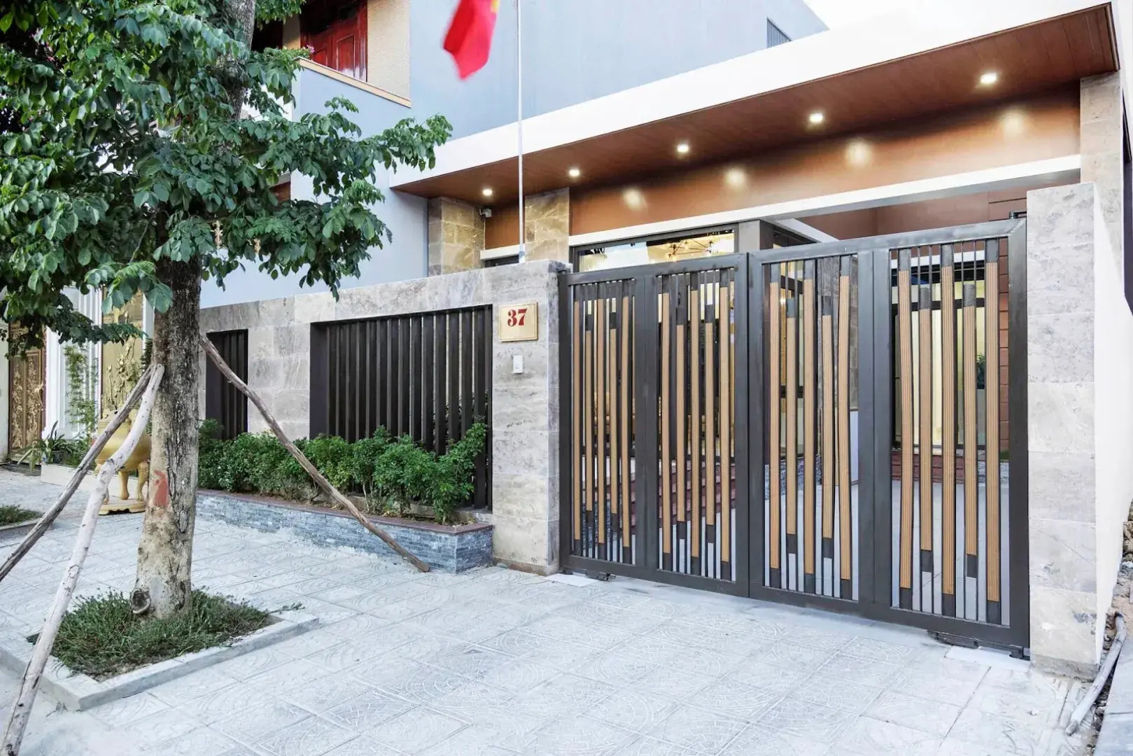 20+ mẫu gạch ốp cổng, ốp trụ cổng đẹp, bền xu hướng 2025 20 gạch kích thước 50x50 ốp cổng