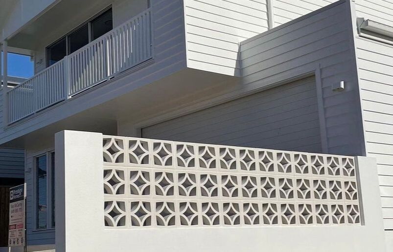 20+ mẫu gạch ốp cổng, ốp trụ cổng đẹp, bền xu hướng 2025 8 gạch bông gió ốp cổng nhà