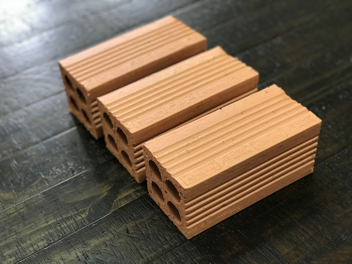 Gạch ống 4 lỗ là gì? Có nên dùng gạch này xây tường chính? 1 gạch ống 4 lỗ là gì