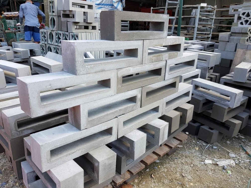 Gạch thông gió chống mưa: Thông thoáng, ngăn tạt nước cho công trình 6 Gạch thông gió chắn mưa hình chữ nhật