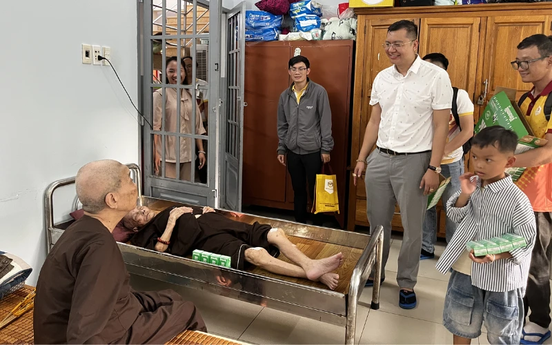 MINSANDO gửi trao yêu thương bình dị tại Mái ấm tình thương Chùa Diệu Pháp 4 gui trao yeu thuong mai am tinh thuong chu dieu phap 3