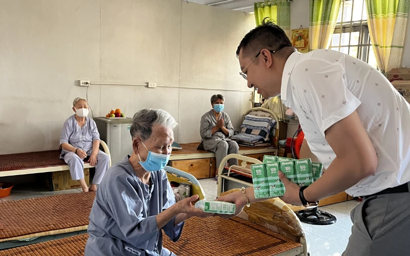 MINSANDO gửi trao yêu thương bình dị tại Mái ấm tình thương Chùa Diệu Pháp 1 gui trao yeu thuong mai am tinh thuong chu dieu phap 4