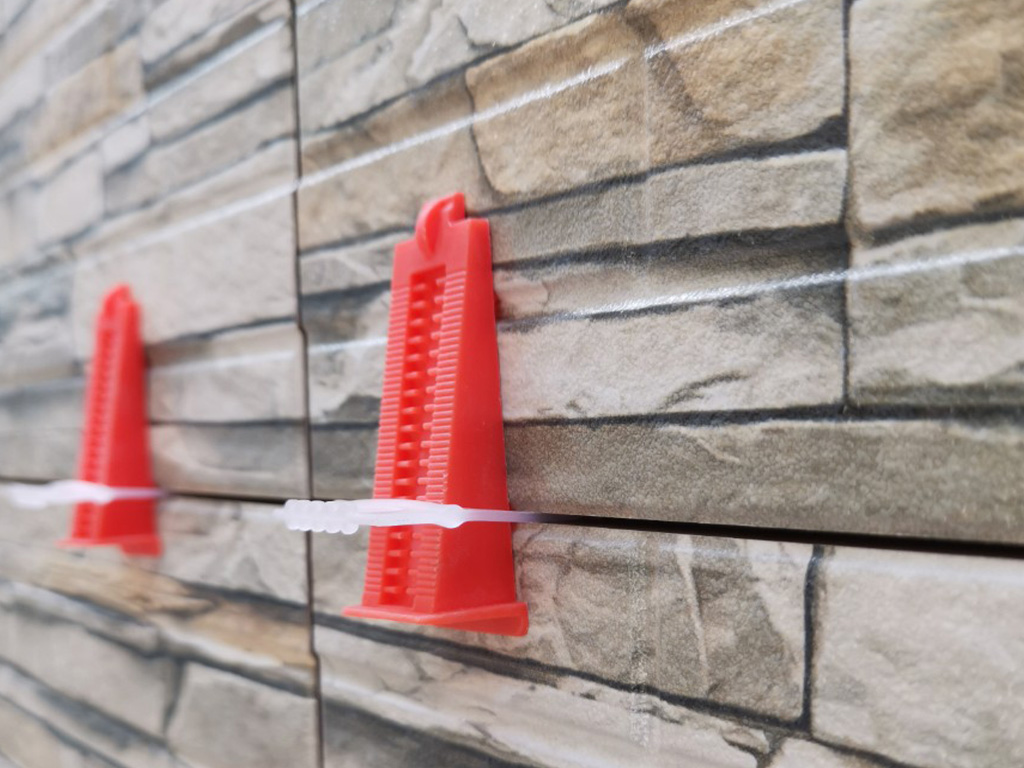 Ke cân bằng gạch là gì? Ứng dụng trong thi công ốp lát 3 ke nhựa cân bằng gạch