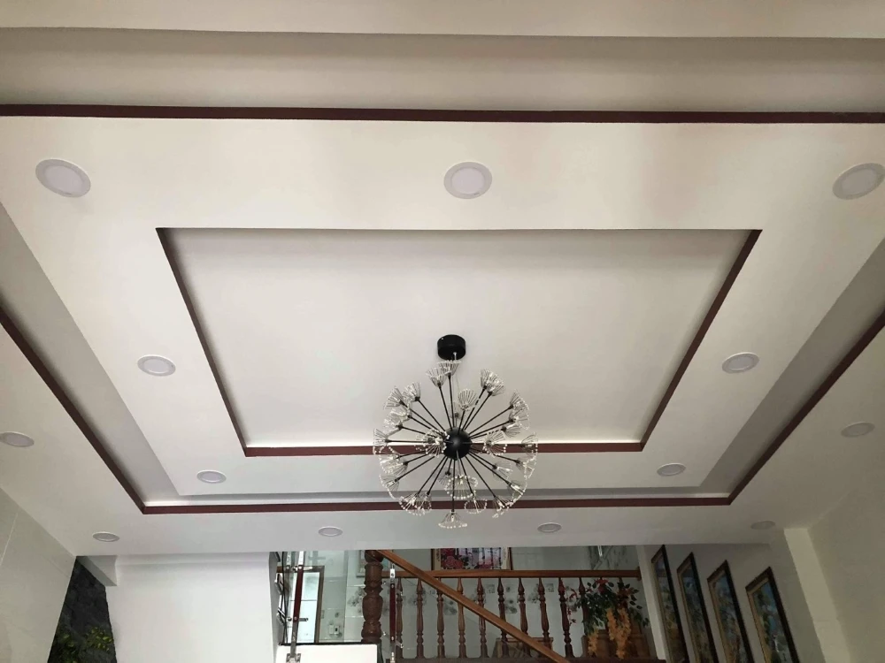 Trần thạch cao có tốt không? Ưu nhược điểm khi thi công 7 Kết hợp đèn với trần thạch cao để tạo điểm nhấn cho ngôi nhà