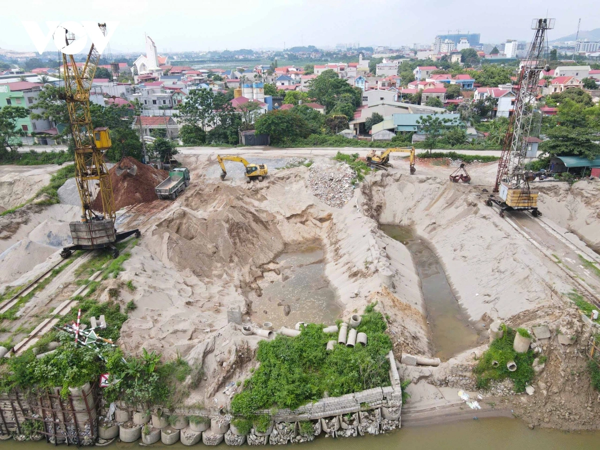 Khan hiếm cát: Nguyên nhân, hệ quả và giải pháp cho ngành xây dựng 2 khan hiếm cát ảnh hưởng đến toàn ngành xây dựng