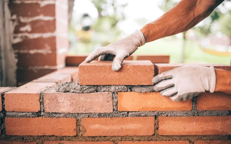 Gạch đặc là loại gạch phổ biến nhất trong xây nhà