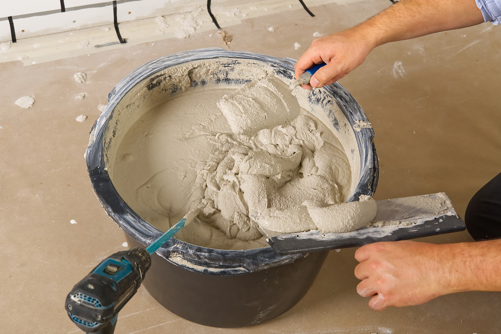 Top 8 lỗi thường gặp khi thi công vữa khô trộn sẵn và cách tránh 1 lỗi trộn vữa khô