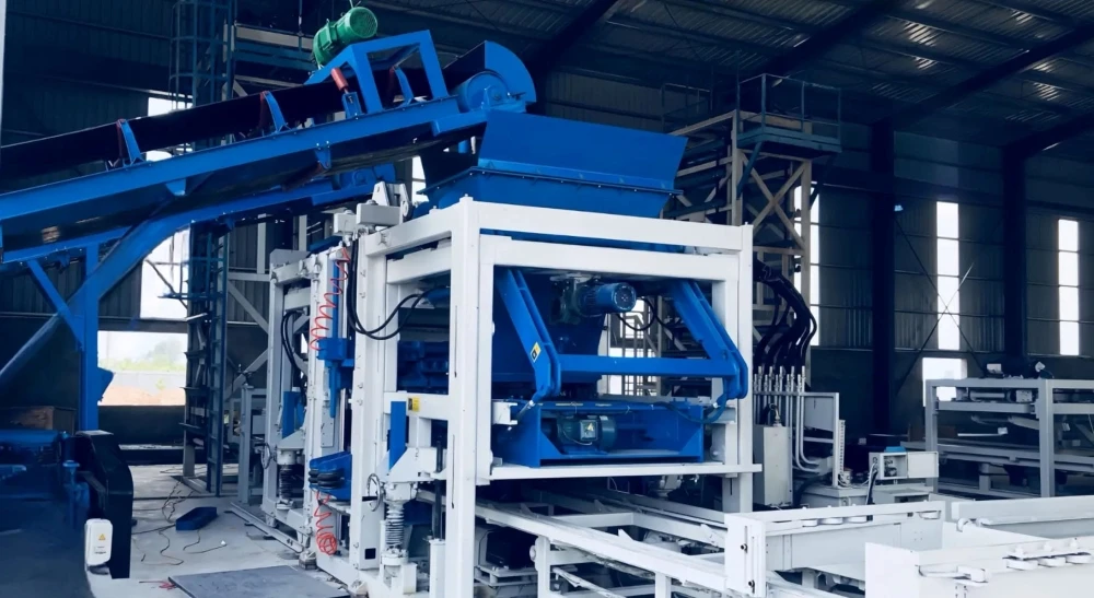 Tang sấy hoạt động theo nguyên lý trao đổi nhiệt giữa cát và luồng khí nóng
