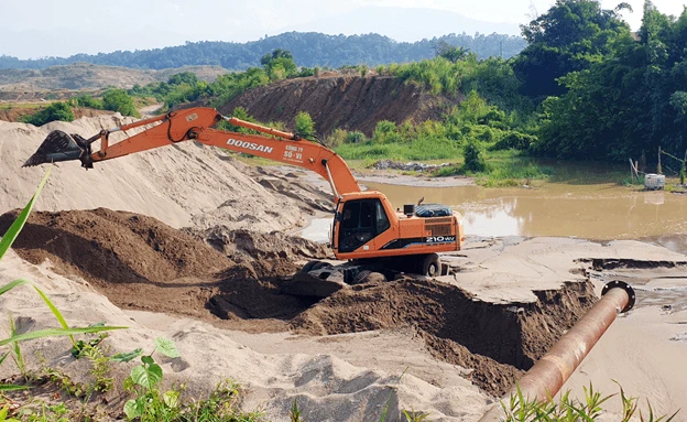 Khan hiếm cát do chênh lệch nguồn cung cầu, do sự khai thác ồ ạt,...