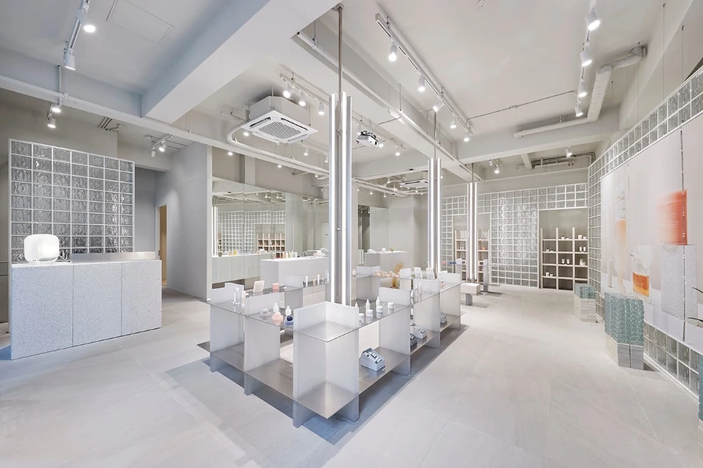 Gạch kính là gì? Top 20+ mẫu gạch kính lấy sáng sang trọng 29 phoi canh gach kinh showroom