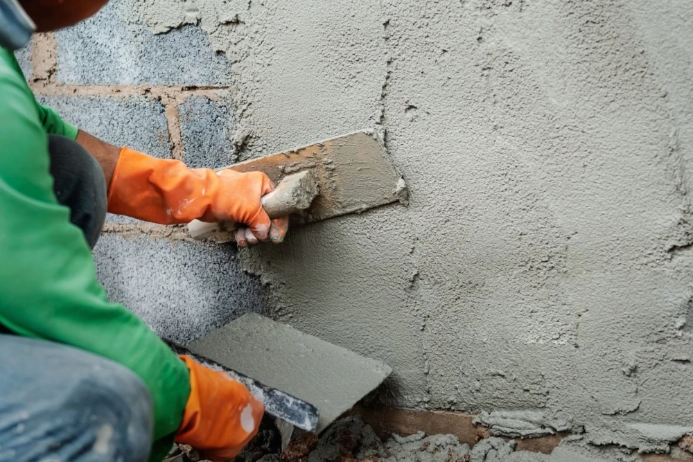 Từ thực tế thi công: Trát vữa lớp mỏng có phải lúc nào cũng tốt?