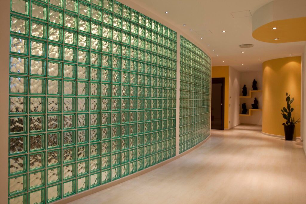 Gạch lấy sáng là gì? 20+ ý tưởng ứng dụng gạch lấy sáng trong nội thất 29 tường bao sử dụng gạch lấy sáng