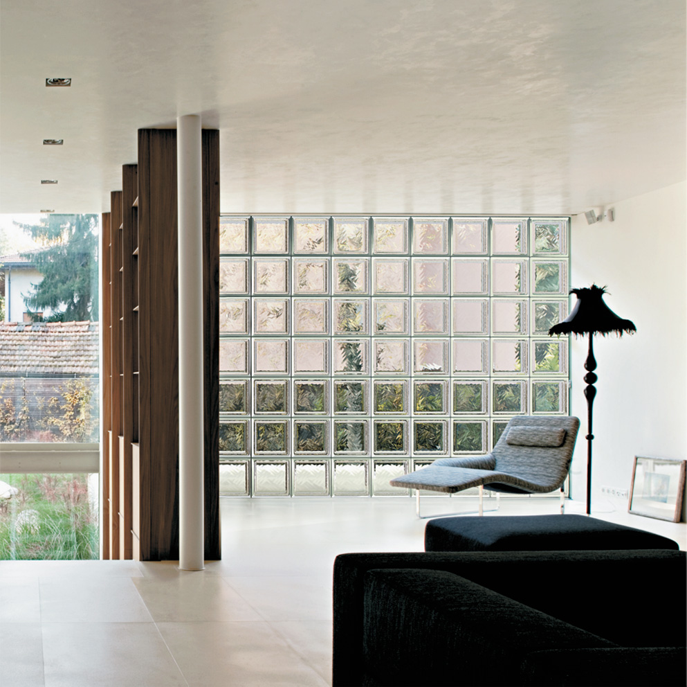 Gạch lấy sáng là gì? 20+ ý tưởng ứng dụng gạch lấy sáng trong nội thất 19 tường gạch kính