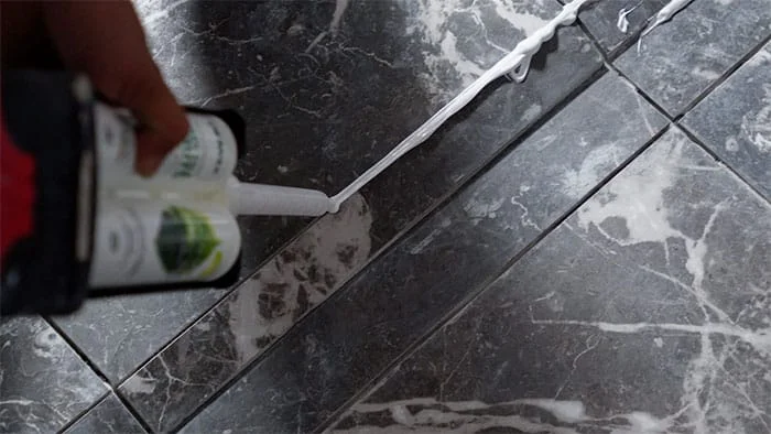 Tại sao thợ chuyên nghiệp chọn dùng keo chà ron 2 thành phần Minsando? 1 xu hướng dùng keo chà ron 2 thành phần